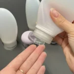 Σετ διαφανών μπουκαλιών και δοχείων ταξιδιού 10 τεμαχίων με διαφανές νεσεσέρ.